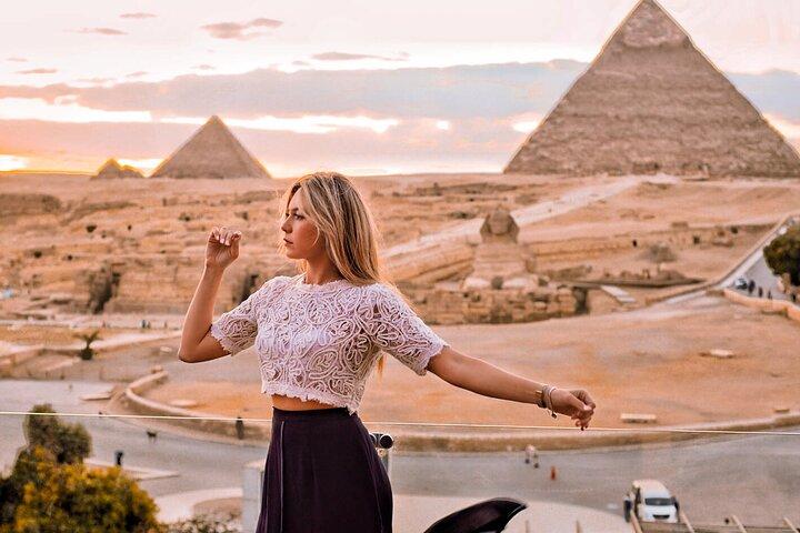 VIP Guided Giza Pyramids and Sphinx Tour by Golf Cart