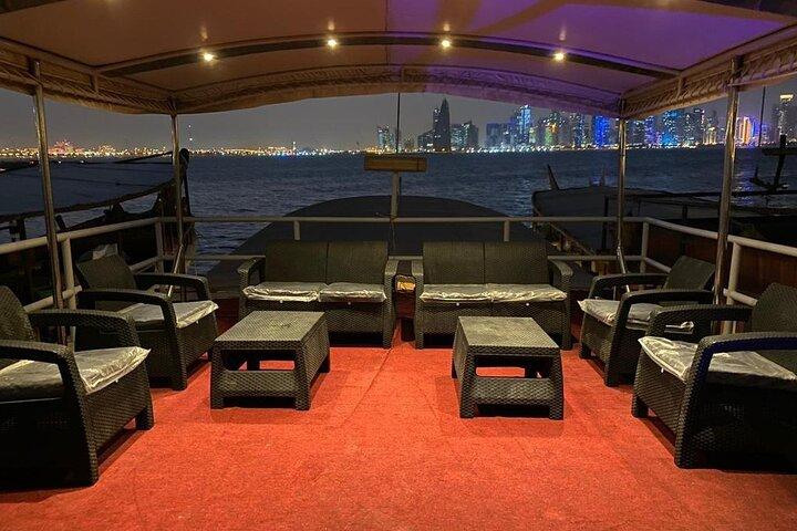 Doha : Dîner traditionnel en croisière avec buffet barbecue et transferts