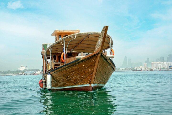 Doha : Traditionele Dhow Cruise Tour met diner aan boord