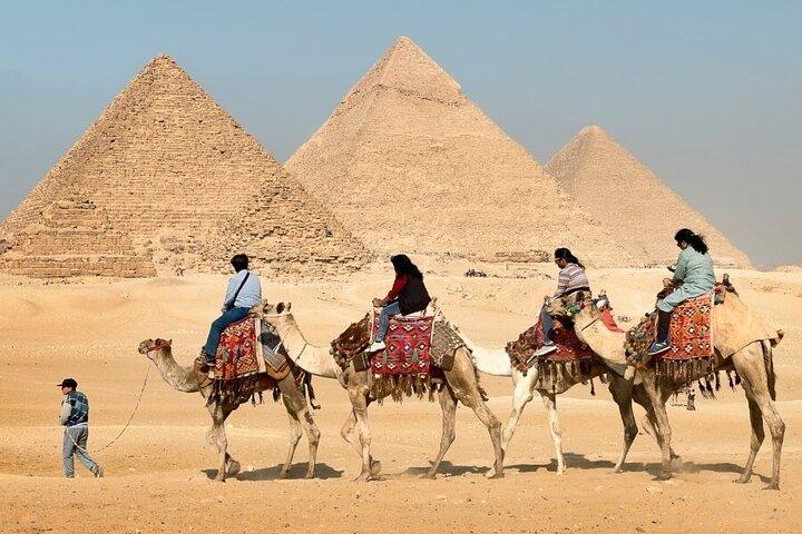 Giza Pyramids Sphinx Tour com o Cairo Jantar Cruzeiro e compras