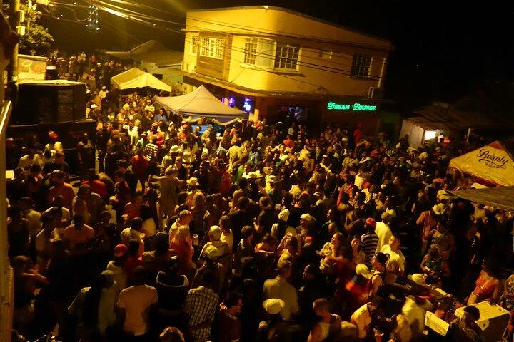 Fête de rue du vendredi soir à Sainte-Lucie