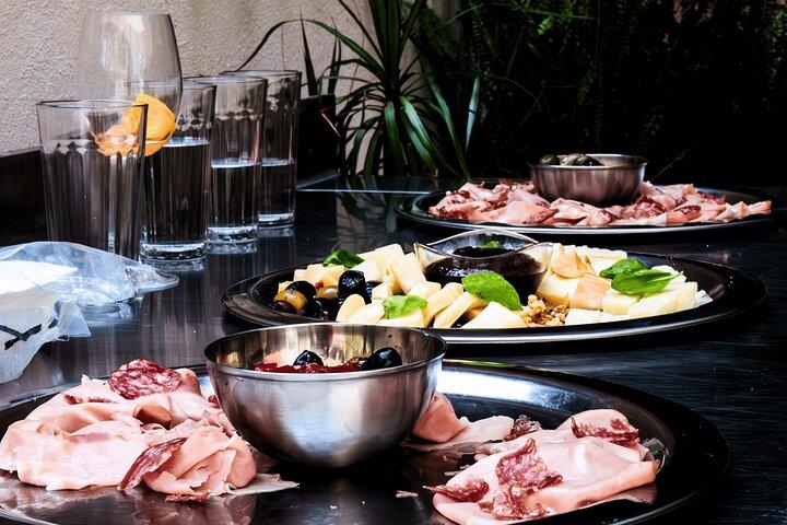 Barcelona Wine and Cheese Tasting Experience