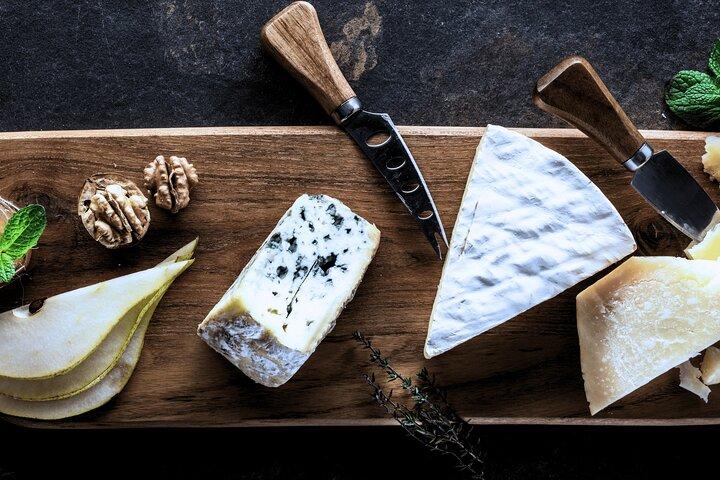 Barcelona Wine and Cheese Tasting Experience