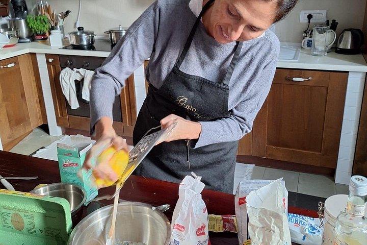 サレント料理教室に参加して、自分で作った料理で夕食を楽しみましょう。
