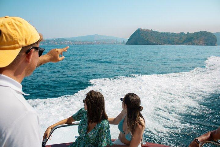Excursion d'une journée en bateau à Ischia et Procida au départ de Naples