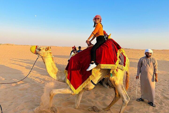 Sunset Desert Safari com BBQ Dune Bashing Camel e mais