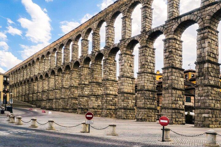 Segovia Tour with Guided Walking Tour Included