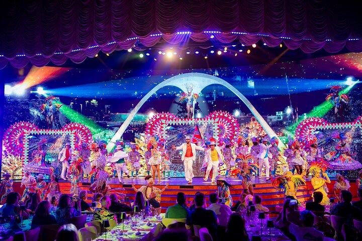 Roxy Dinner Show - Cena y espectáculo