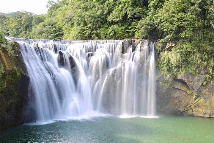 石芬瀑布ツアーで八柳と九芬の夜景を