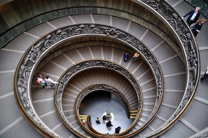 St. Peter's Basilica, papal tombs and Dome Climb guide tour