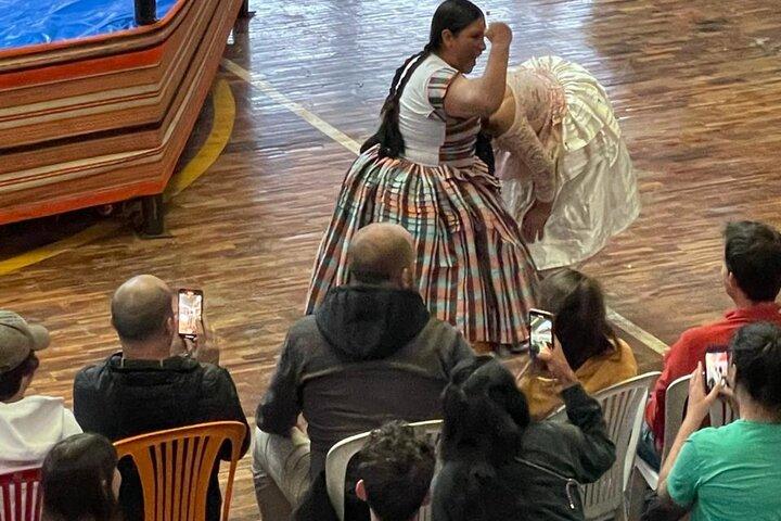 La Paz: Queens of the Ring, Cholitas Wrestling
