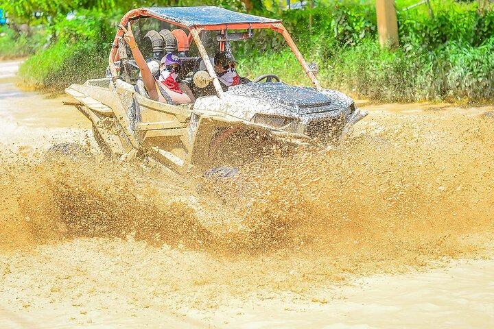 VIPとプライベート、プンタカナオフロードバギーアドベンチャー