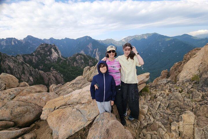 One-Day Hike at Mt. Seoraksan National Park from Seoul(Incl. Lunch)