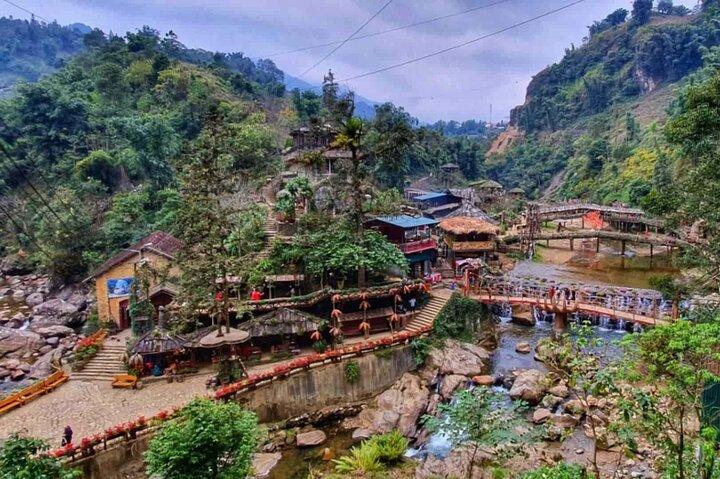 Privat Cat Cat Village och Fansipan linbanetur från Sapa