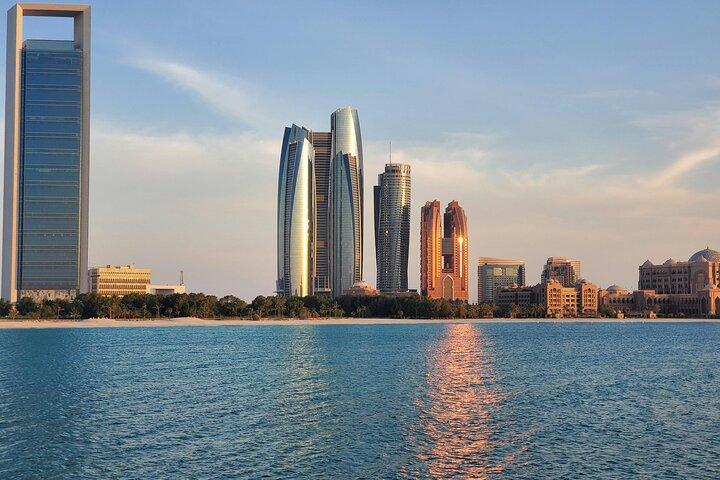 Excursão privada de trânsito noturno Grand Mosque Corniche e mais