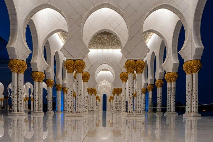 Excursão privada de trânsito noturno Grand Mosque Corniche e mais