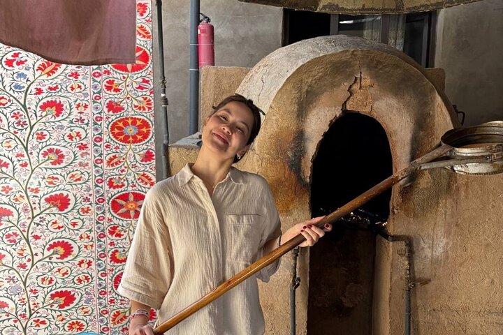Tashkent: Bake Usbekisk Brød og Chorsu Bazaar Exploration