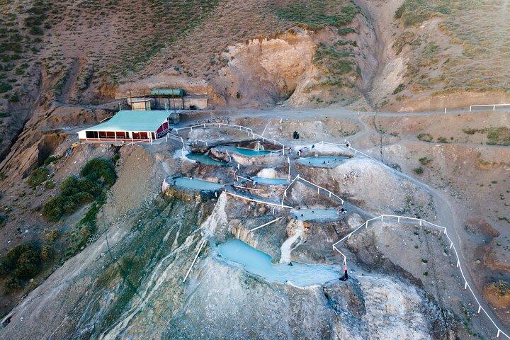 El Yeso Reservoir, Colina Hot Springs und Picknick-Tour ab Santiago