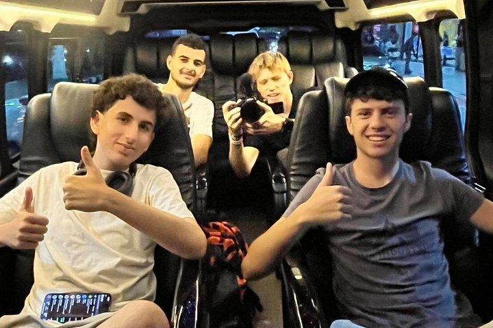Luxus-Van mit Chauffeur – Bangkok