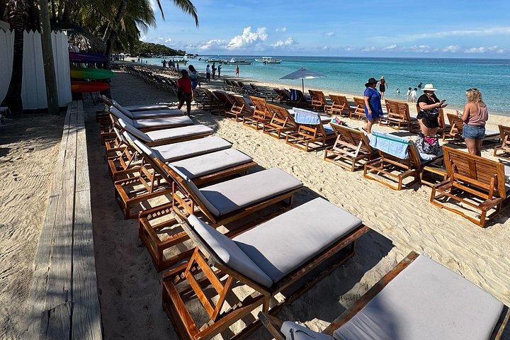 Roatán : ウェストベイビーチ・デイパス（プライベート交通付き）