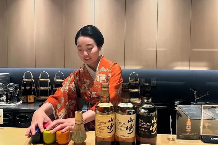Tokyo Geisha : Ginza Geisha Bar Night Tour