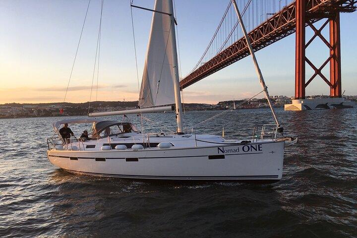 Lisboa Barco Privado en el río Tajo : Descubre los lugares emblemáticos