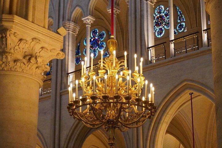 Inside Notre-Dame Tour med en licensierad Guide