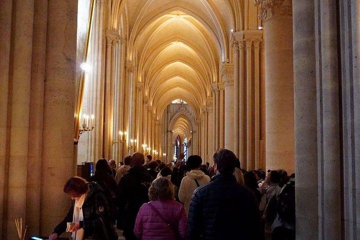Inside Notre-Dame Tour med en licensierad Guide