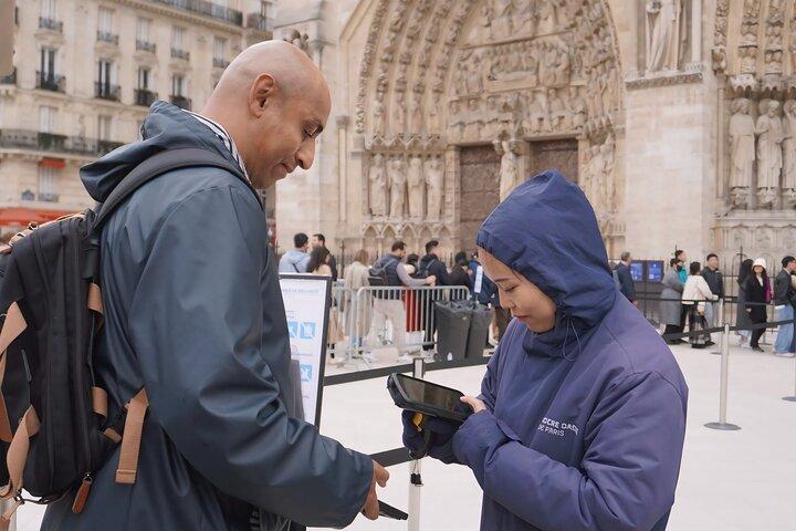 Inside Notre-Dame Tour med en licensierad Guide
