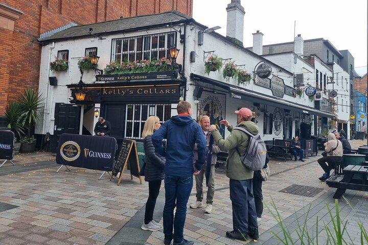 Excursión a pie por Belfast con un local : historia, historias, y cultura