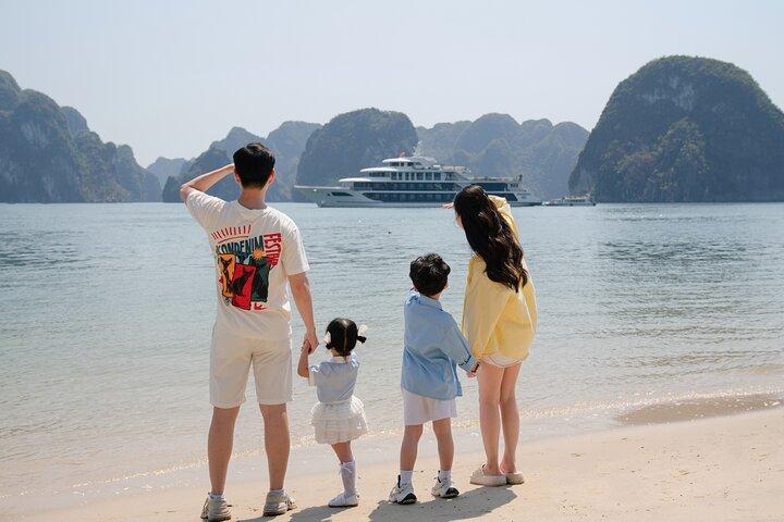 Sea Octopus Day Cruise og Ha Long Bay med Ti Top og Sung Sot