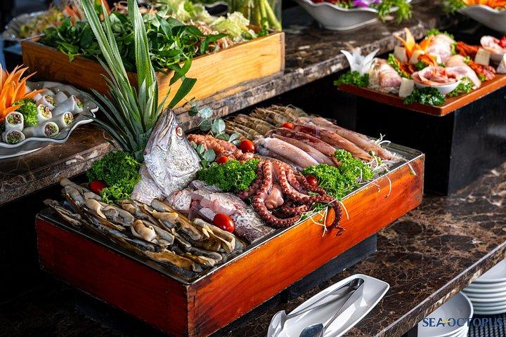 ティトップとソンソットとシータコ日帰りクルーズとハロン湾