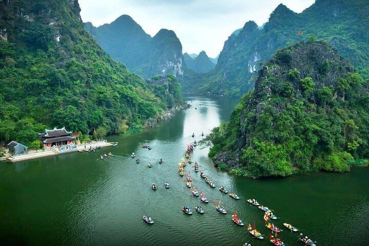 Ganztägige Luxustour von Hanoi nach Ninh Binh mit drei ikonischen Sehenswürdigkeiten