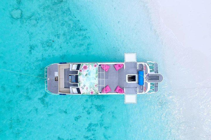 プーケット発 スピードカタマランによるシミラン諸島シュノーケリングツアー