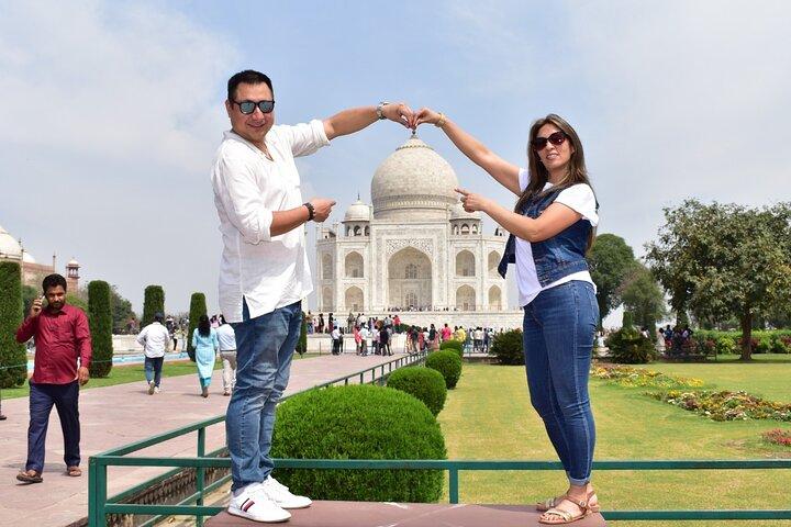 Tour di un giorno del forte Taj Mahal Agra e del baby Taj in auto da Delhi