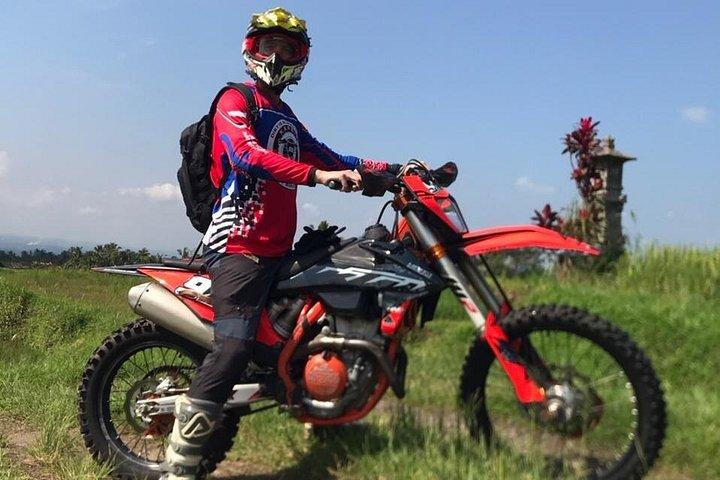 バリ島でのダートバイクモータクロス体験