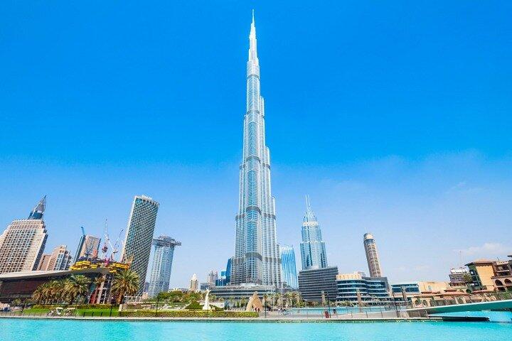 アブダビから輝くドバイへの日帰り旅行