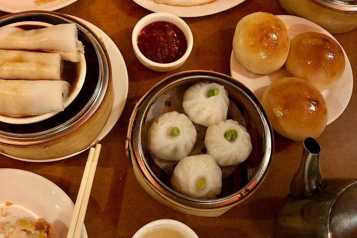 Knödel nach Dim Sum : Essen und Geschichte Tour durch Bostons Chinatown