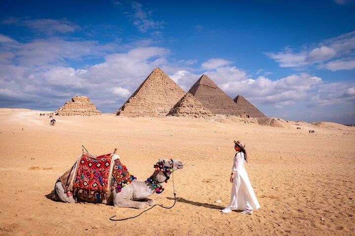 Desde Hurghada Legacy Trip – Explora las pirámides y el Gran Museo de El Cairo