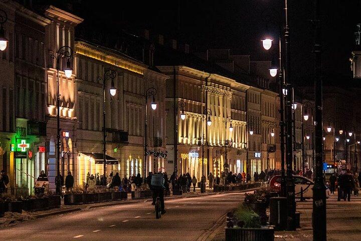 Warsaw Private Walking Tour com um local