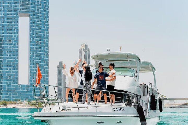 Dubai Marina Sightseeing Yacht Cruise 1 Stunde Panoramablick