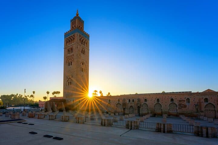 Tuk Tuk Marrakech tour private : Audio guide , Gift & Pastries