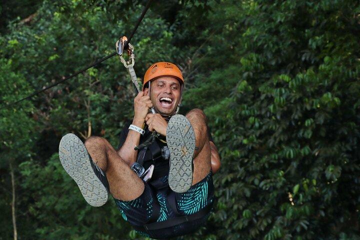 Volo Hanuman Zipline & Abseil Adventure con trasferimento in hotel
