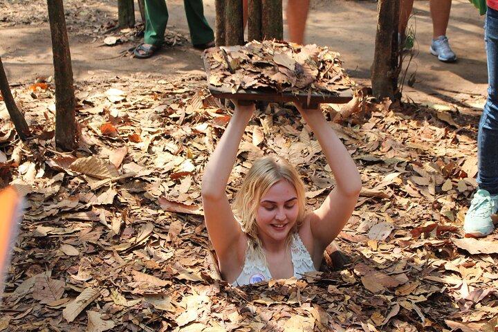 Tour Premium por los túneles de Cu Chi en lancha rápida – Experiencia en grupos pequeños