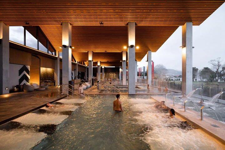 De Auckland Wai Ariki e Rotorua Redwoods Small Group Tour
