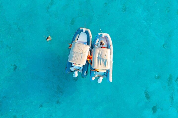 Alquiler de barcos privados en Blue Lagoon sin licencia con mascarilla incluida