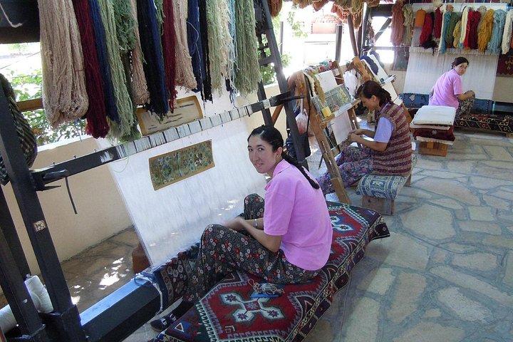 Authentic Turkish Carpet Experience from Istanbul Port with Guide