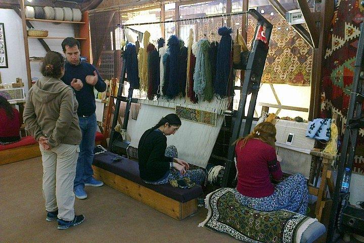 Authentic Turkish Carpet Experience from Istanbul Port with Guide