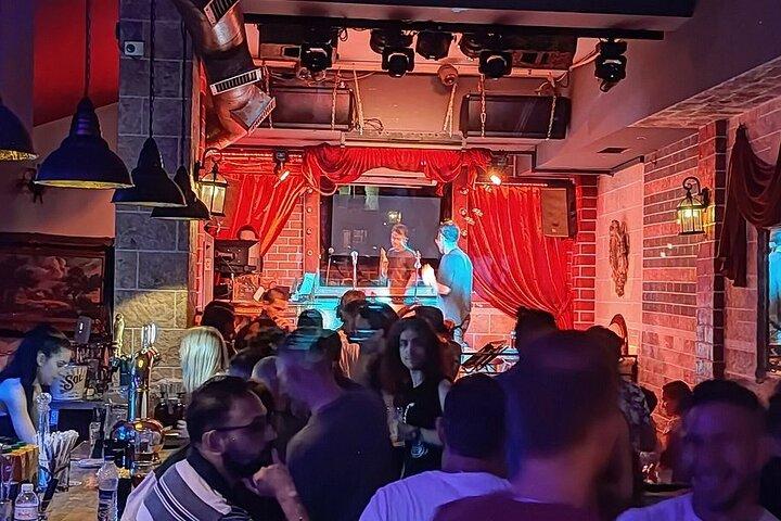 Hoteller i nærheden af Athens Rooftop Pub Crawl Acropolis Views and Nightclub Fun