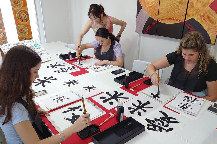 Traditionele Kalligrafie-ervaring in de buurt van Dotonbori